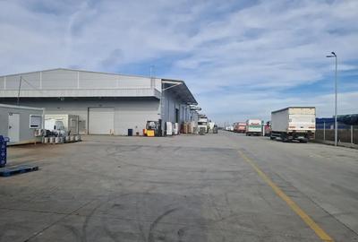 Spatiu industrial, birouri si teren de vanzare, situate intre DNCB - A2 si A0 - 11