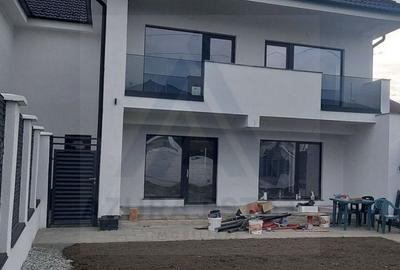 Casa individuala 4 camere 146 mp utili P+1 si teren 475 mp in Selimbar - 1