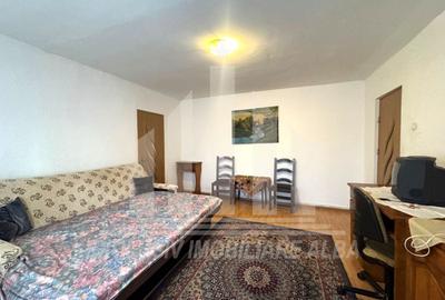 Apartament cu 2 camere semidecomandat, mobilat în Cetate