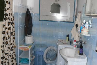 Casa/ gospodarie  saseasca in sat Bunesti, judet Brasov. Pe drumul spre VISCRI. - 10