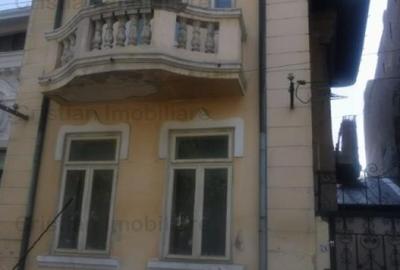 Casă cu 6 camere în Apollo