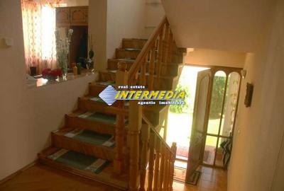 Casa superba de vanzare cu 8 camere in Alba Iulia zona Centrala - 4