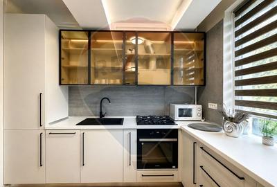 Apartament cu 3 camere de închiriat în zona Central - 1