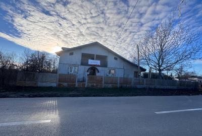 Casă individuală cu 4 camere în Palanca