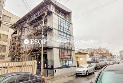 Birou, de 376 mp, în P-ța Victoriei