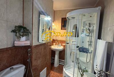 Apartament cu 2 camere semidecomandat în Podu Roș