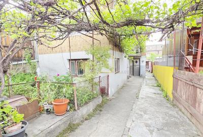 Casă individuală cu 5 camere în Dâmbul Rotund