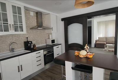 Casă individuală cu 5 camere în Văratec