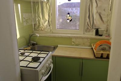 200 euro!!!Garsoniera Et 3 Zona Complexul Studentesc - 4