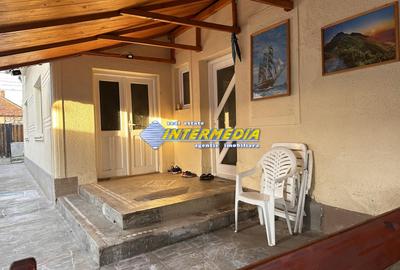 Casa cu 3 camere  in Cetate la asfalt cu 1176 mp Teren - 9