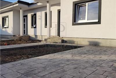 Duplex cu 3 camere în Moșnița Veche