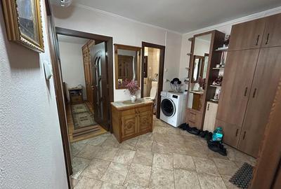 Apartament cu 2 camere de vanzare, 57mp, zona centrala, Piata Moldovei, Directia - 8
