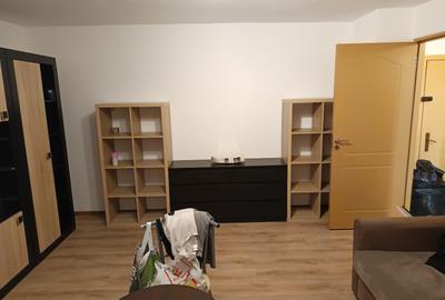 Apt cu o camera decomandat lângă shopping city de închiriat pe 300 euro/luna - 1