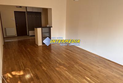Apartament cu 3 camere Deco Foste proprietati CETATE Piata Finisat Nemobilat - 3
