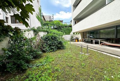 Apartament cu 4 camere decomandat în Kiseleff