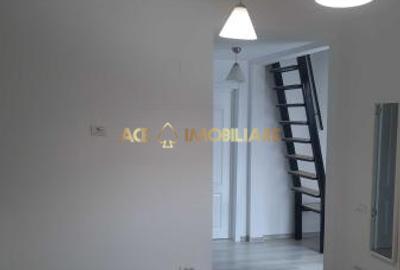 Casă cu 4 camere în Rahova