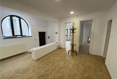 Vila de inchiriat in zona Capitale, office/rezidenta - 7