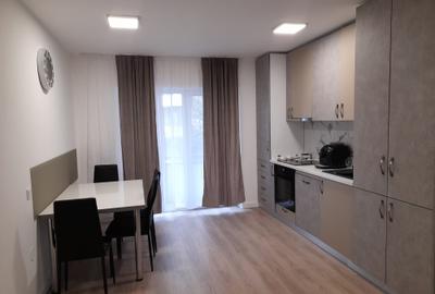 Apartament cu 2 camere semidecomandat, mobilat în Florești