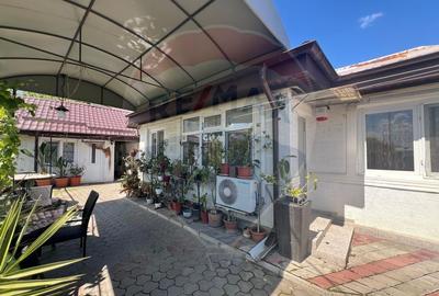 Casa / Vila cu 4 camere strada Lupeni - 1