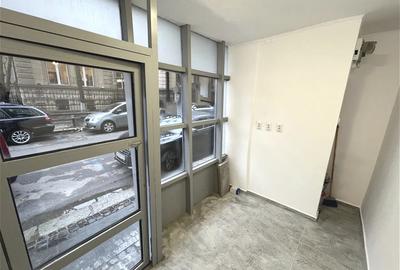 Spațiu Comercial Stradal | Vitrină de Sticlă | Zonă cu Vad | Piața Romană - 2