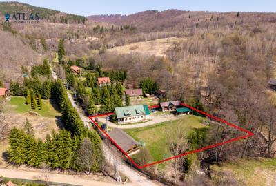 Vile turistice, locație montană superbă, la marginea pârâului,  2600 mp teren - 1