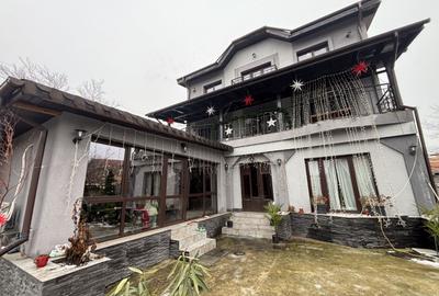 Casă individuală cu 6 camere în Sisești