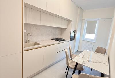 LA UNIREA TOWERS, 2 CAMERE DECOMANDAT, PRIMA INCHIRIERE - 1