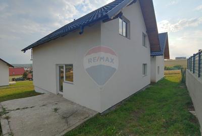 Casă / Vilă individuală cu 560 mp teren, de vânzare în Scheia, Suceava - 13