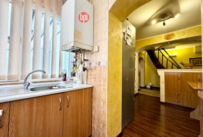SE VINDE Apartament cu 3camere pe 2 nivele, in zona centrala din Falticeni, SV - 4
