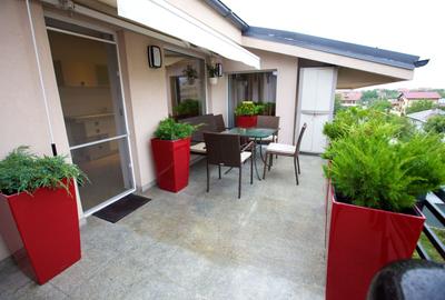 Apartament cu 5 camere decomandat, mobilat în Central