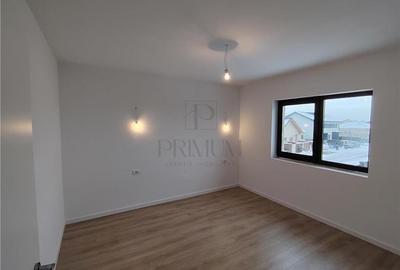Duplex despartit prin camera tehnica - toate utilitatile- zona excelenta - 8