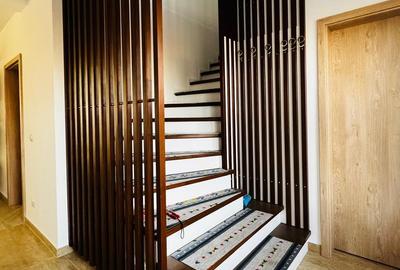 Duplex cu 5 camere în Dumbrăvița