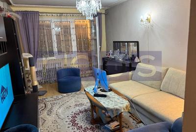 Apartament cu 3 camere decomandat în Tei