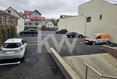 Închiriere apartament 4 camere, acces la parcare cu barieră, strada De Mijloc - 17