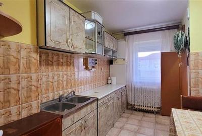 Apartament 3 camere,str.Siretului,Sibiu,comision 0 - 12