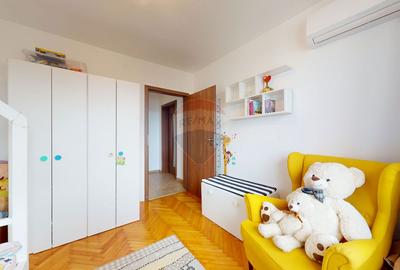 3 Camere Luminos | Vedere Deschisă către Tâmpa | Zonă Premium Scriitor - 2