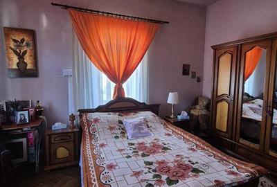 Casa de vanzare cu gradina si curte in Orasul din Inima Sarii Targu Ocna - 12