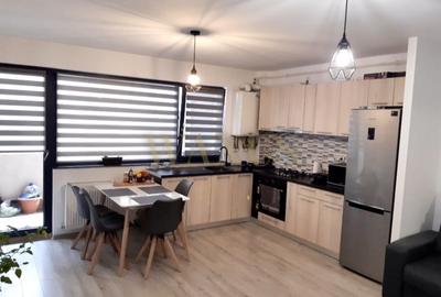 Apartament cu 2 camere semidecomandat, mobilat în Florești