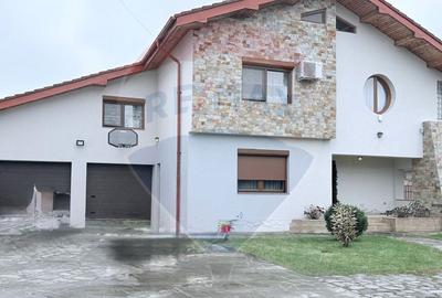 Vilă cu 6 camere, piscina si teren 1300 mp, de vânzare în Otopeni - 1