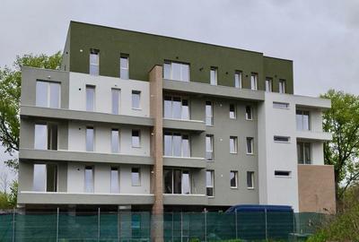 Apartament cu 2 camere decomandat în Tractorul