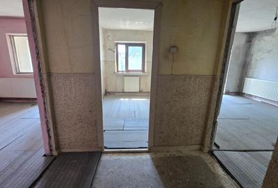Apartament 2 camere de vanzare, etajul 3,  ultracental Focsani - 1