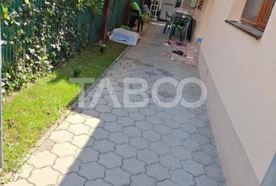 Casa cu curte de vanzare mobilata si  renovata -  mutare imediata - 1