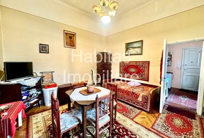 Apartament cu 3 camere semidecomandat în Central