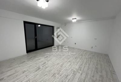 Apartament cu 3 camere decomandat în Sud