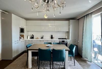 Apartament cu 6 camere decomandat în Hotvon