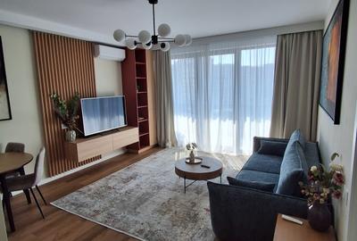 Apartament cu 2 camere semidecomandat, mobilat în Decebal