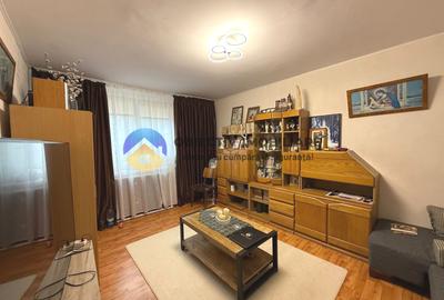 Apartament cu 3 camere decomandat, mobilat în Mărăței