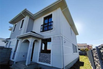 Duplex cu 5 camere în Moșnița Nouă