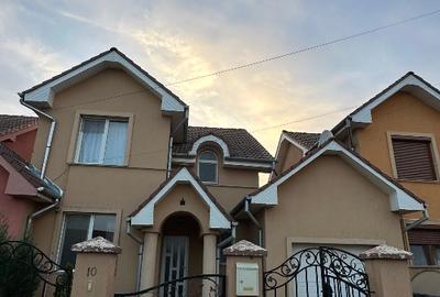 Casa situată în spatele primăriei aproape de centru - 5