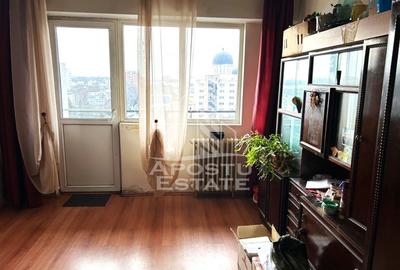 Apartament cu 3 camere decomandat, mobilat în Central
